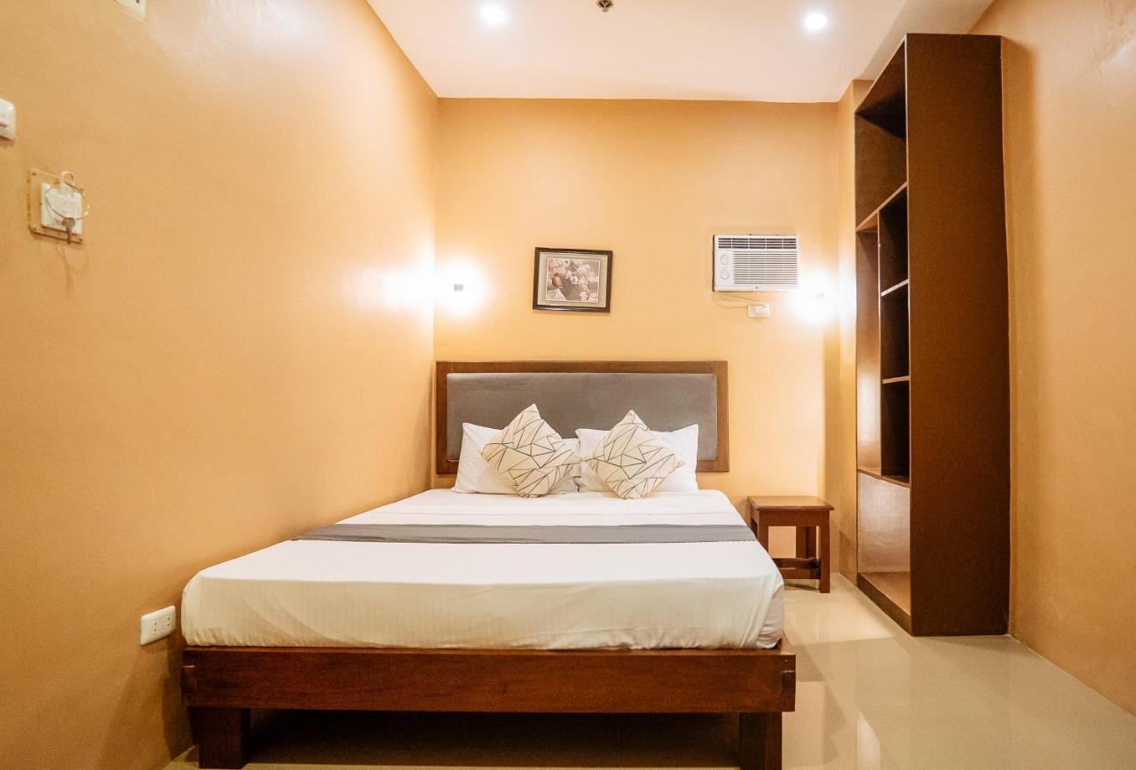 Reddoorz Plus @ Hotel Platinum Occidental Mindoro Σαν Χοσέ Εξωτερικό φωτογραφία
