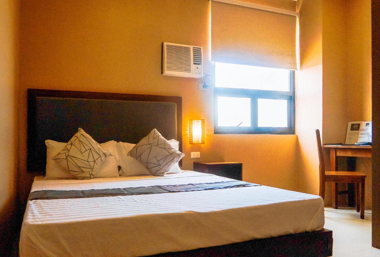 Reddoorz Plus @ Hotel Platinum Occidental Mindoro Σαν Χοσέ Εξωτερικό φωτογραφία