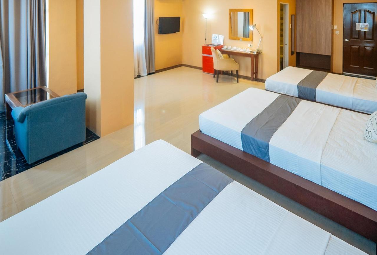 Reddoorz Plus @ Hotel Platinum Occidental Mindoro Σαν Χοσέ Εξωτερικό φωτογραφία